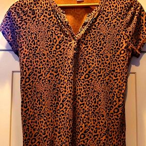 Liz Claiborn Leopard Casual T-shirt